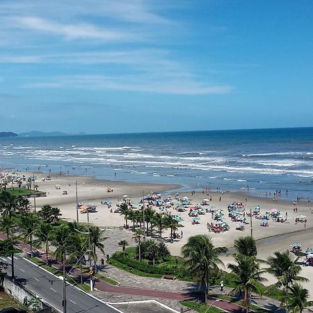 Prédio frente ao mar, piscina na cobertura, apartamento para até 6 pessoas, churrasqueira na sacada, Wi-Fi grátis, NÃO oferecemos roupas de cama e banho, 1 vaga de garagem na Praia Grande-Vila Mirim Extérieur photo